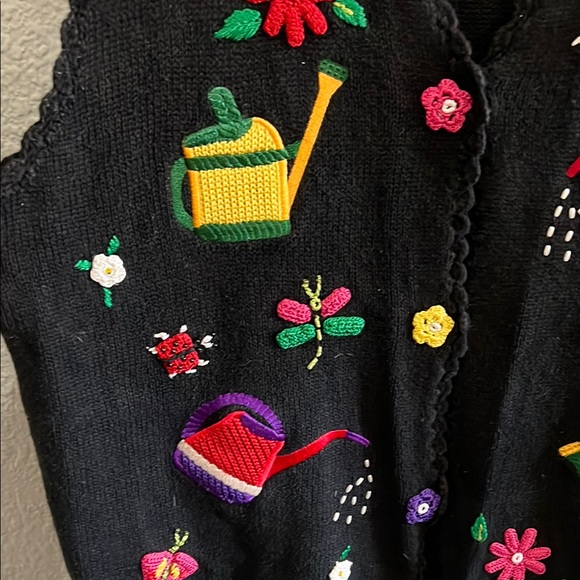 Colorful Embroidered Black Vest vintage size XL - Picture 3 of 6